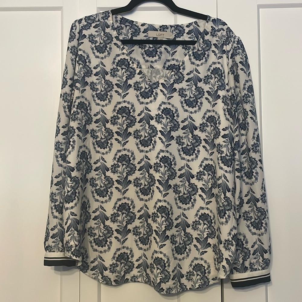 Ann Taylor Toile Style Blouse Blue and White Size XL